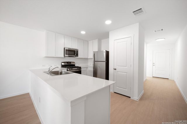 3756 Axis Hill, New Braunfels, TX 78132