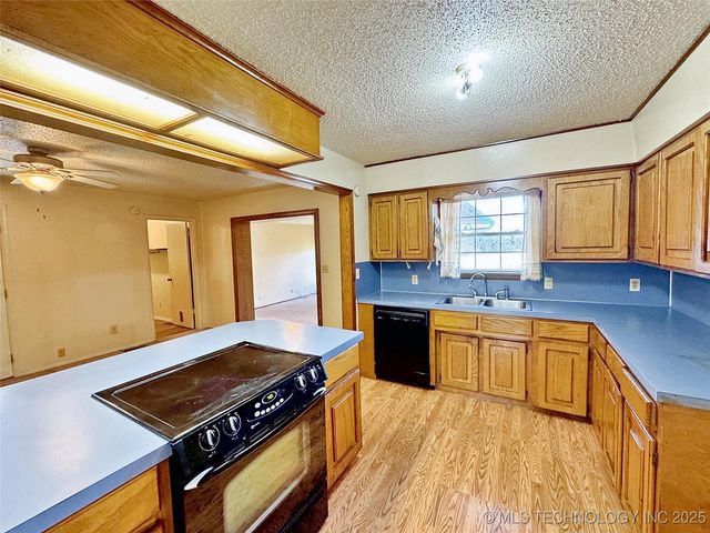 613 S Rodgers Street, Vian, OK 74962