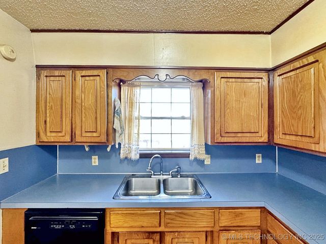 613 S Rodgers Street, Vian, OK 74962