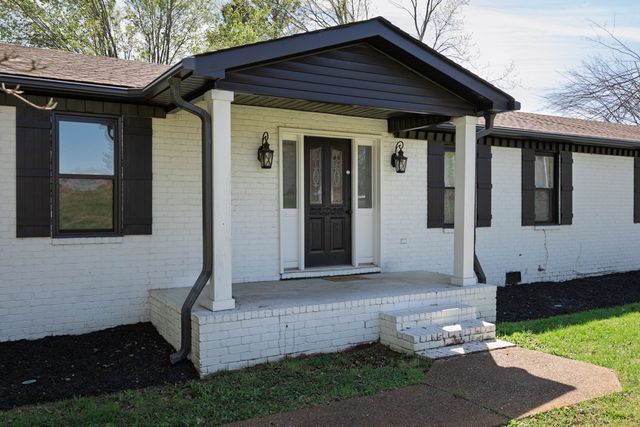 829 Highway 52, E, Portland, TN 37148