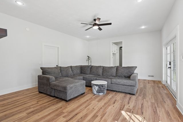 829 Highway 52, E, Portland, TN 37148