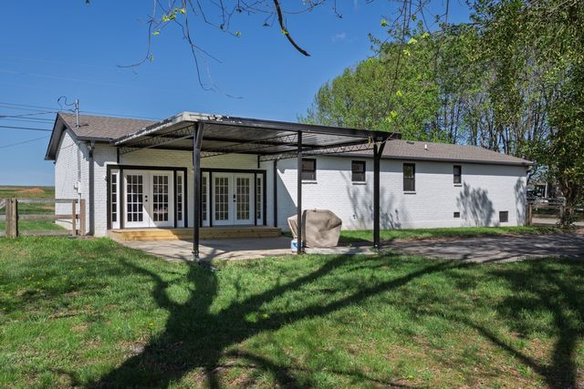 829 Highway 52, E, Portland, TN 37148
