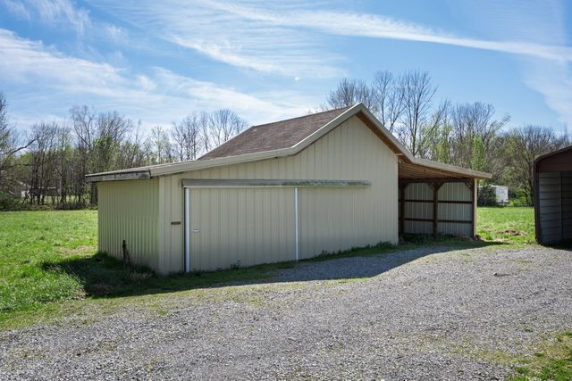 829 Highway 52, E, Portland, TN 37148