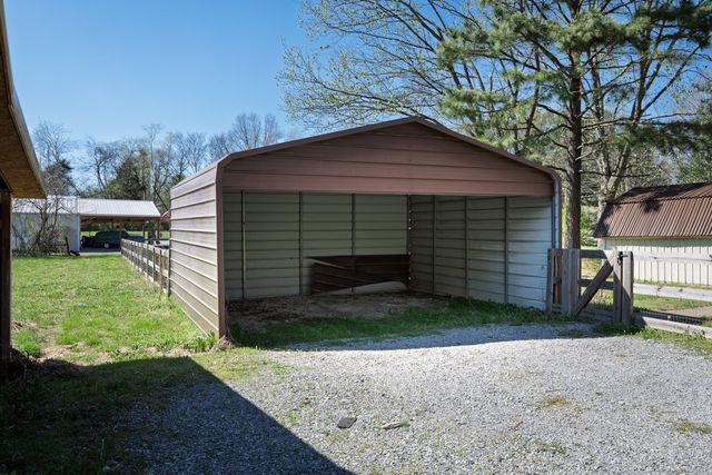 829 Highway 52, E, Portland, TN 37148