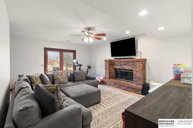 18104 Murray Trail, Gretna, NE 68028