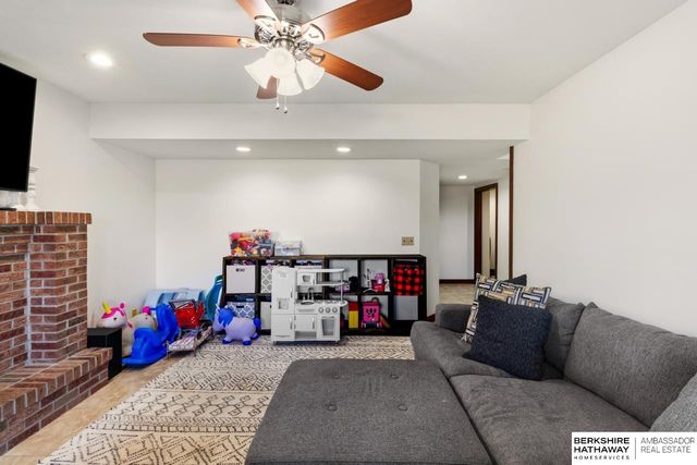 18104 Murray Trail, Gretna, NE 68028