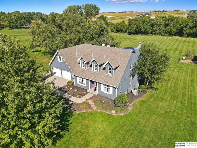 18104 Murray Trail, Gretna, NE 68028