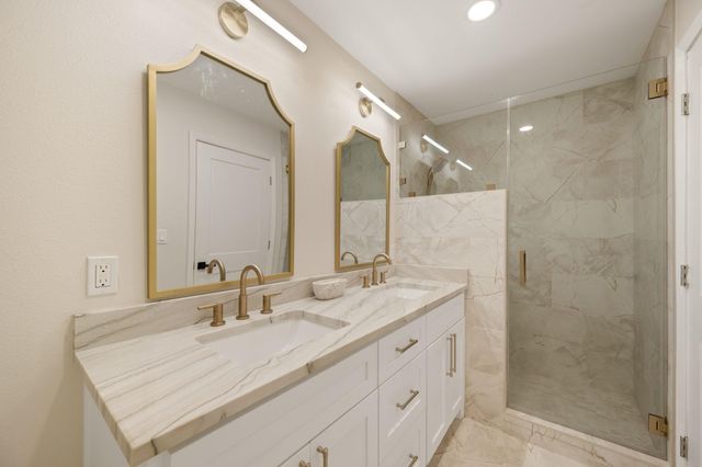 210 Waxwing DR, Buda, TX 78610