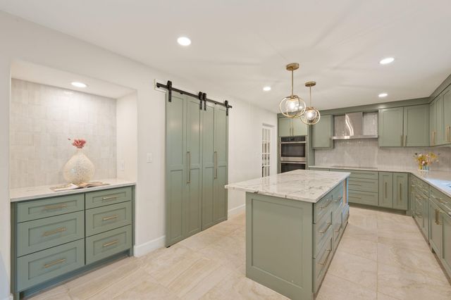 210 Waxwing DR, Buda, TX 78610