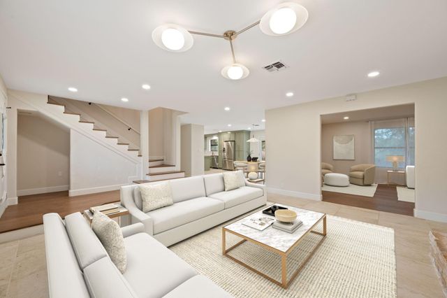 210 Waxwing DR, Buda, TX 78610