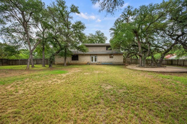 210 Waxwing DR, Buda, TX 78610
