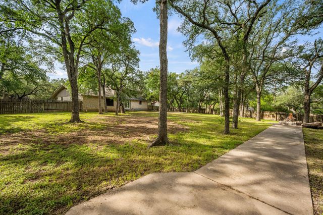 210 Waxwing DR, Buda, TX 78610
