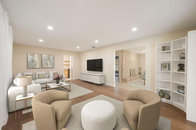 210 Waxwing DR, Buda, TX 78610
