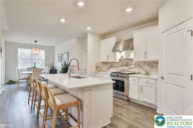 8012 Century Boulevard, Lower Macungie Twp, PA 18031