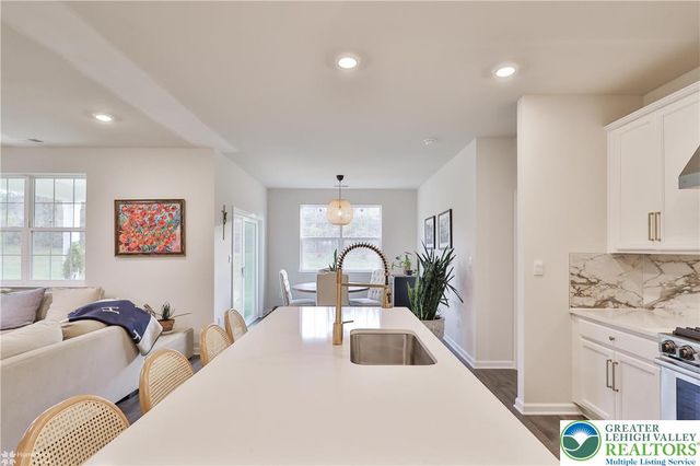 8012 Century Boulevard, Lower Macungie Twp, PA 18031