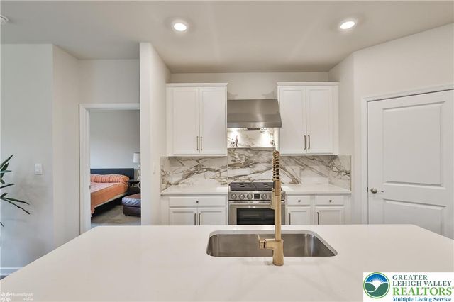 8012 Century Boulevard, Lower Macungie Twp, PA 18031