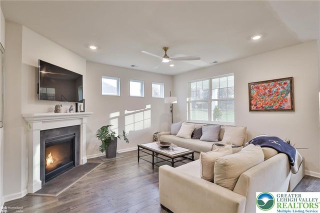 8012 Century Boulevard, Lower Macungie Twp, PA 18031