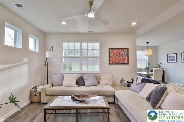 8012 Century Boulevard, Lower Macungie Twp, PA 18031