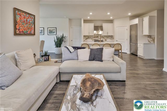 8012 Century Boulevard, Lower Macungie Twp, PA 18031