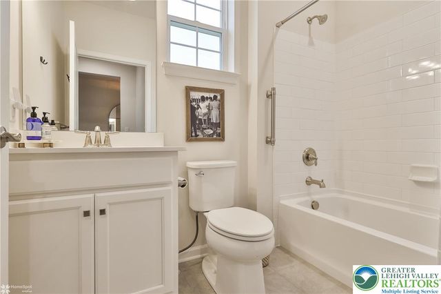 8012 Century Boulevard, Lower Macungie Twp, PA 18031