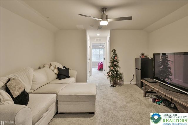 8012 Century Boulevard, Lower Macungie Twp, PA 18031