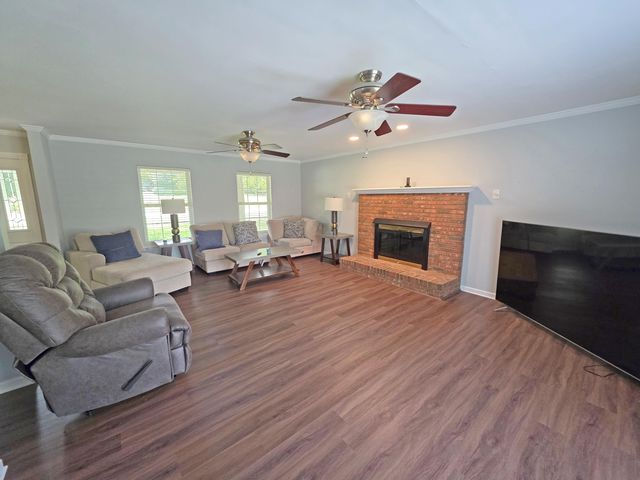 613 Skyline Drive, Batesburg-leesville, SC 29070