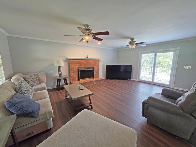 613 Skyline Drive, Batesburg-leesville, SC 29070