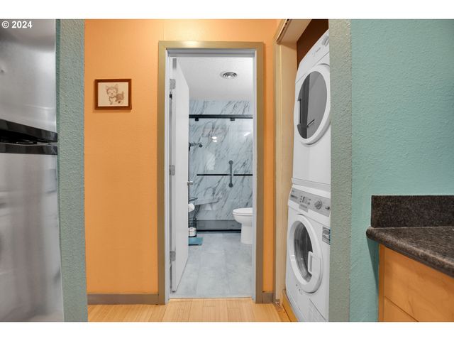 1300 Ne 68TH Ave 15, Portland, OR 97213