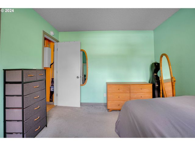 1300 Ne 68TH Ave 15, Portland, OR 97213
