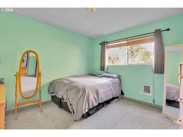 1300 Ne 68TH Ave 15, Portland, OR 97213