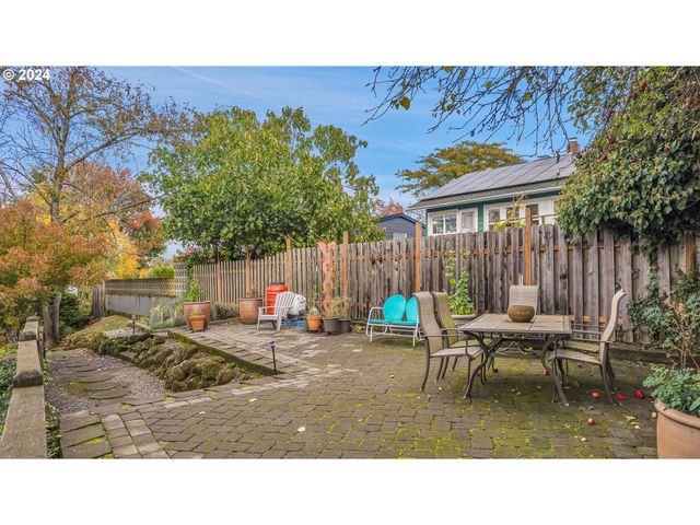 1300 Ne 68TH Ave 15, Portland, OR 97213