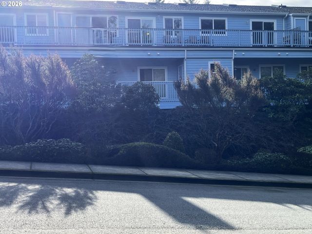1425 SEACREST Ln 4D, Brookings, OR 97415