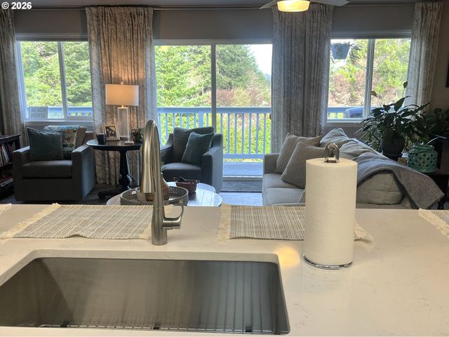 1425 SEACREST Ln 4D, Brookings, OR 97415