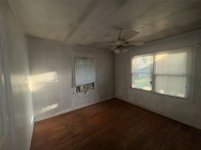 2103 11th Ave Avenue, La Marque, TX 77568