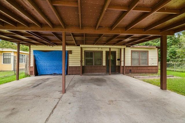 2103 11th Ave Avenue, La Marque, TX 77568