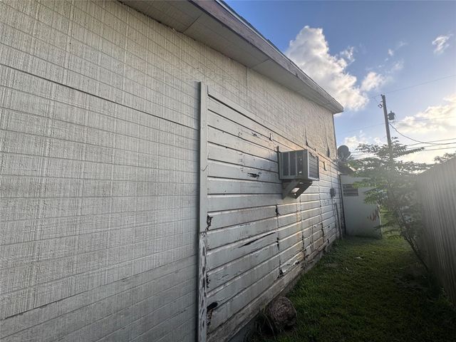 2103 11th Ave Avenue, La Marque, TX 77568