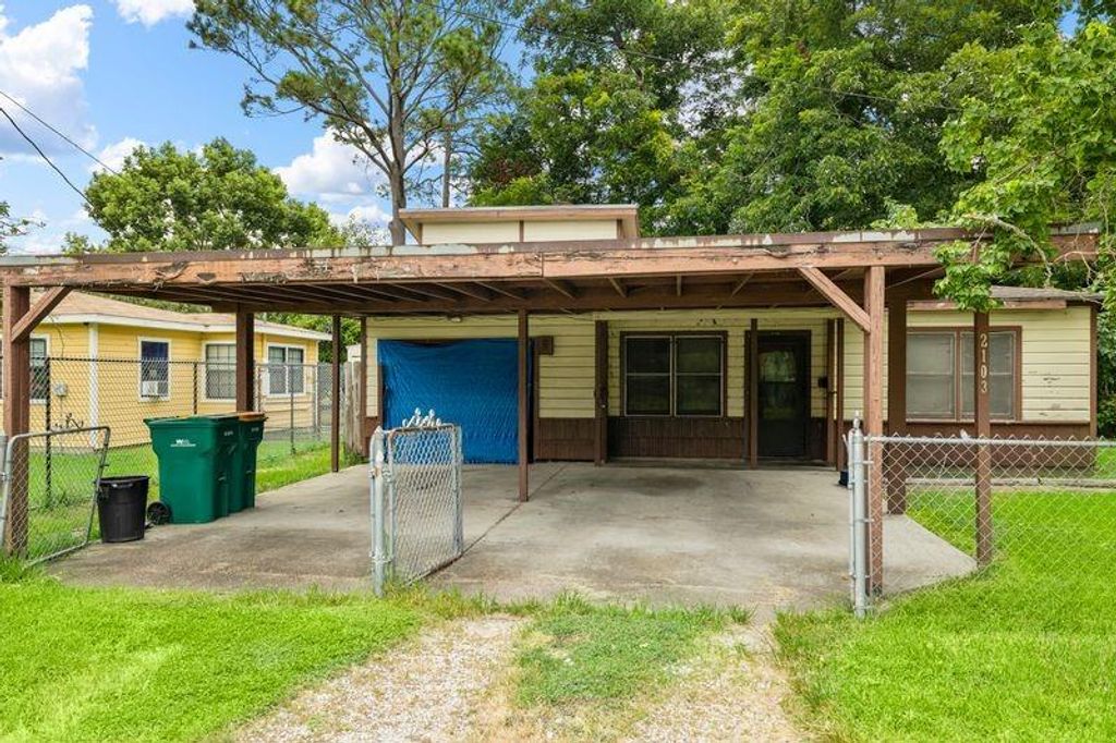 2103 11th Ave Avenue, La Marque, TX 77568