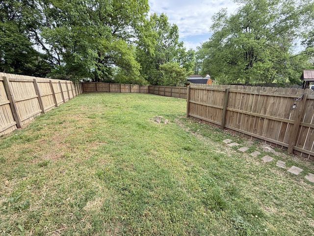 109 Woodridge Dr, Hendersonville, TN 37075