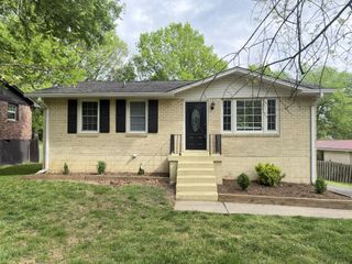 109 Woodridge Dr, Hendersonville, TN 37075