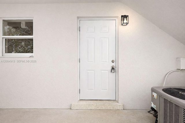 567 SW 3rd St 2, Miami, FL 33130