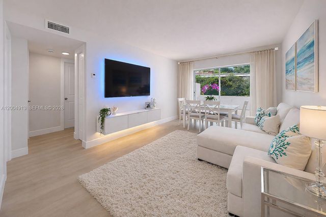 567 SW 3rd St 2, Miami, FL 33130