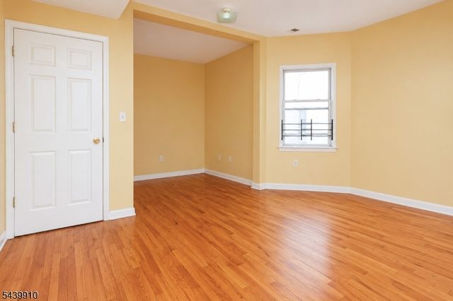 42 Astor St, Newark City, NJ 07114
