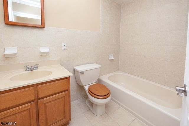 42 Astor St, Newark City, NJ 07114