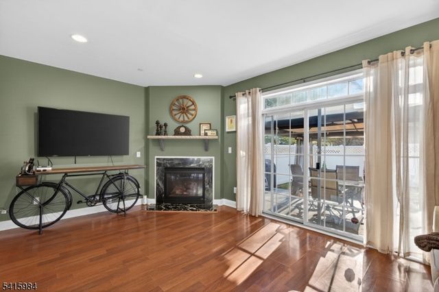 16 Sundance Way, Lopatcong Twp., NJ 08865