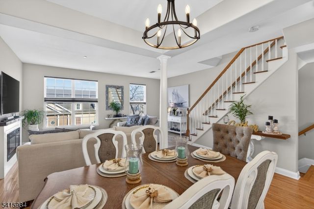 16 Sundance Way, Lopatcong Twp., NJ 08865