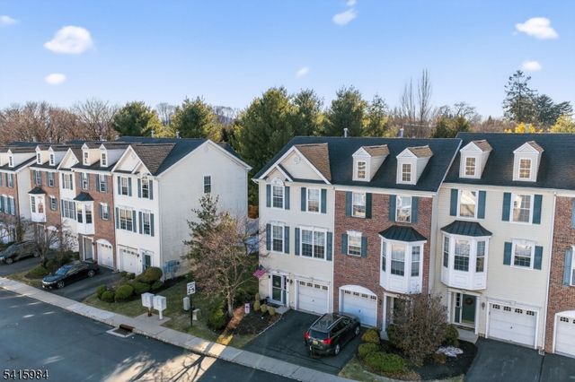 16 Sundance Way, Lopatcong Twp., NJ 08865