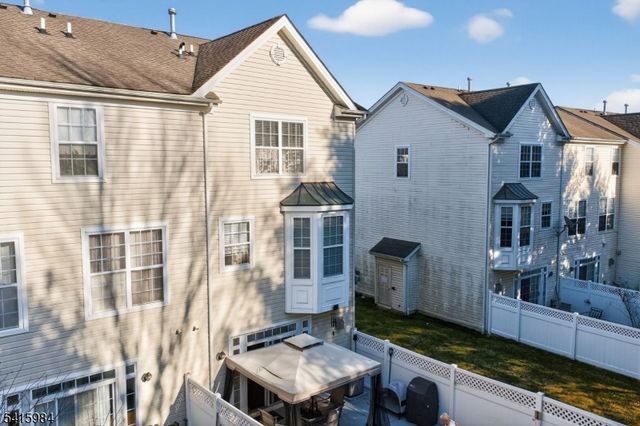 16 Sundance Way, Lopatcong Twp., NJ 08865