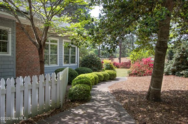 60 Oak Meadow Road, Pinehurst, NC 28374