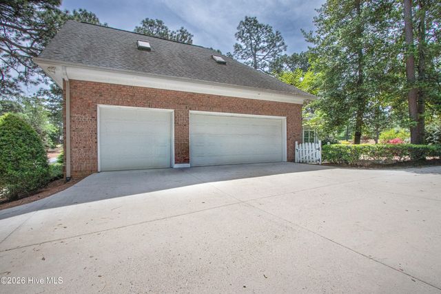60 Oak Meadow Road, Pinehurst, NC 28374