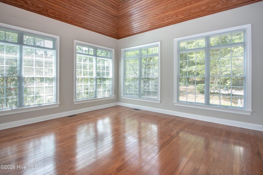 Image 17 of property listing at 60 Oak Meadow Road, Pinehurst, NC 28374